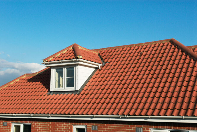 4 Simple House Roofs Maintenance Tips