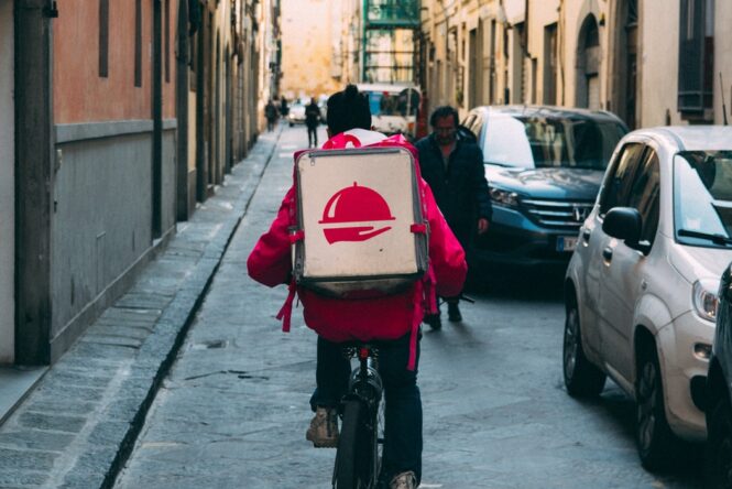 How to Start A Restaurant Delivery Service in 2023