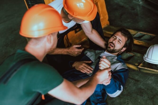What to Do if You've Been Injured at Work - 2022 Tips