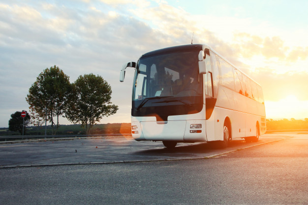 6 Tips For Hiring Reliable Charter Bus Services