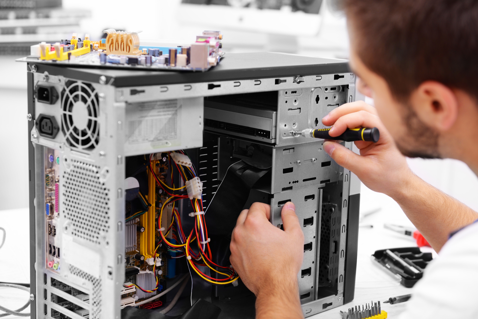 Follow These Tips to Choose a Good Computer Repair Service Provider