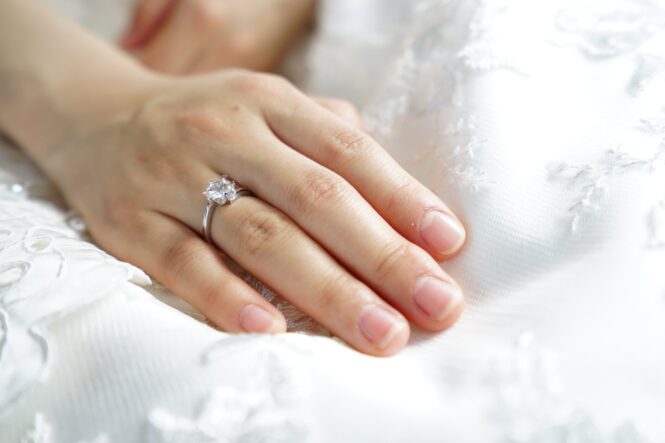 8 Mistakes to Avoid When Buying an Engagement Ring