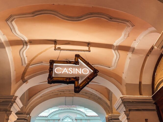What Is the Best Time to Play in Online Casinos?