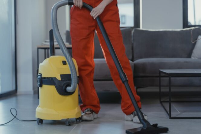 Things to Consider Before Committing to Buying or Rent Industrial Floor Cleaner
