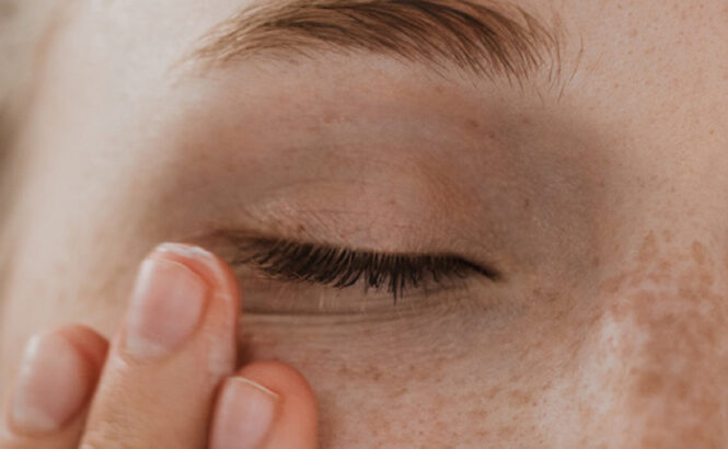 Reduced Irritation of eye lashes using eye masks